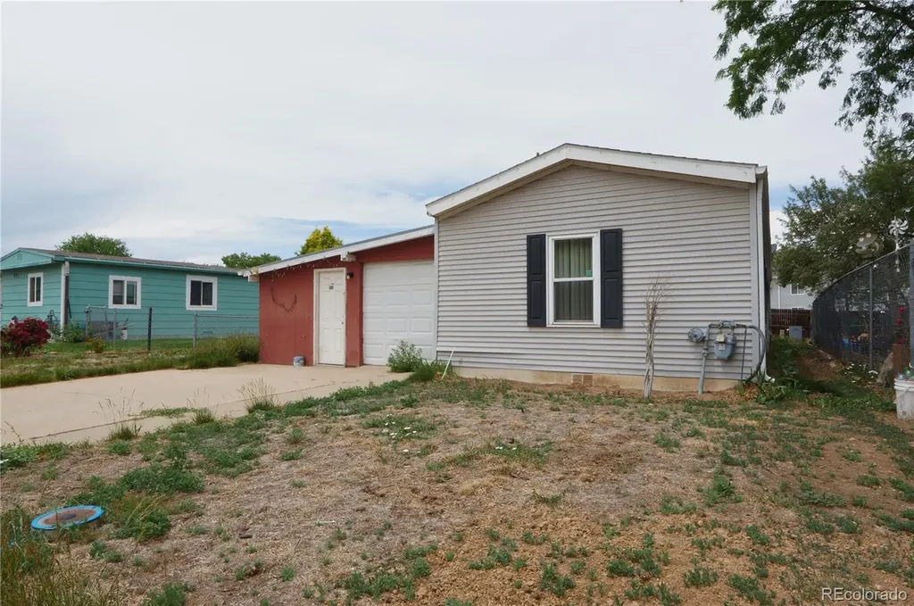 825 Glen Ayre Street Dacono CO 80514