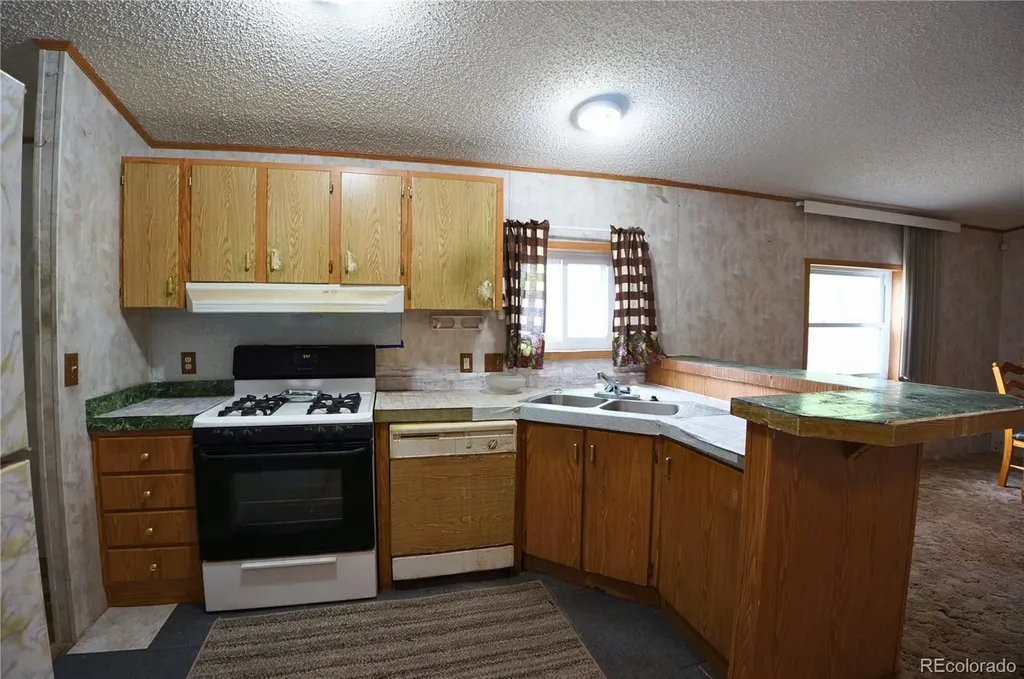 825 Glen Ayre Street Dacono CO 80514