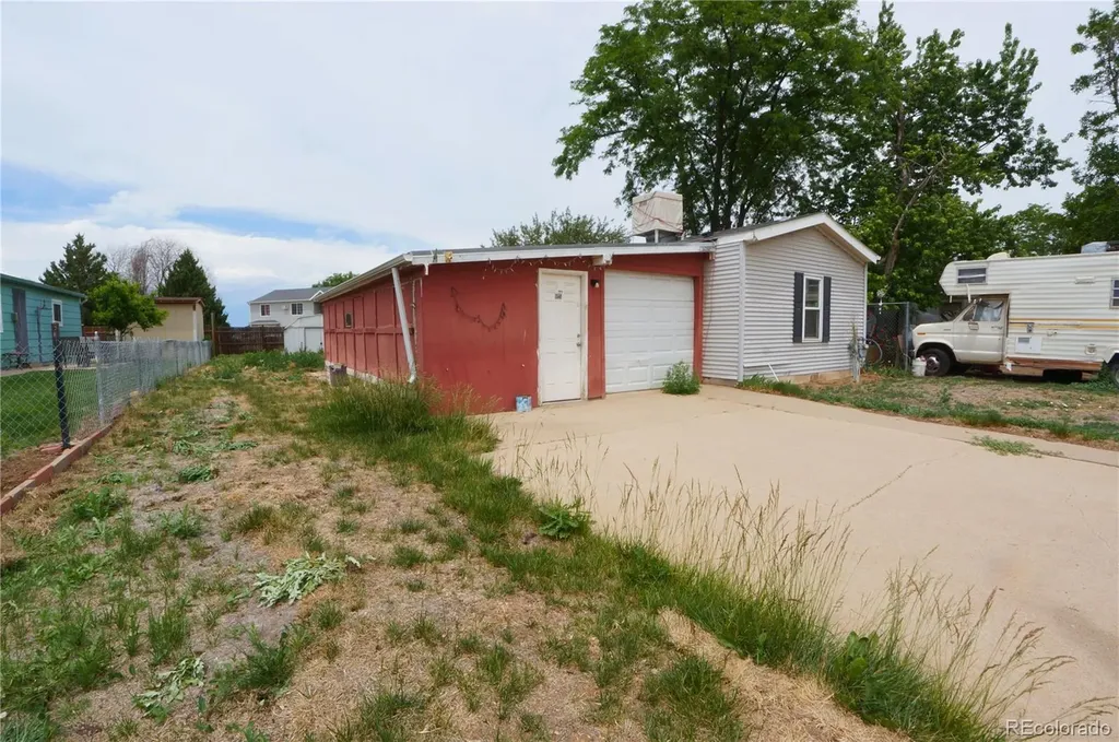 825 Glen Ayre Street Dacono CO 80514
