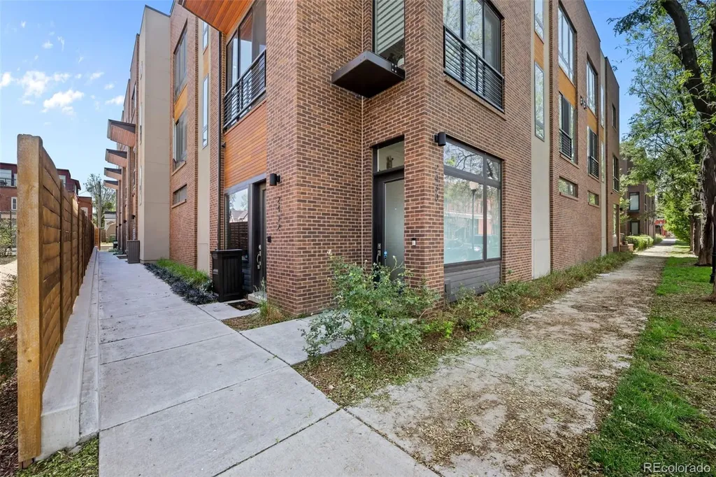 2438 N Washington Street Denver CO 80205