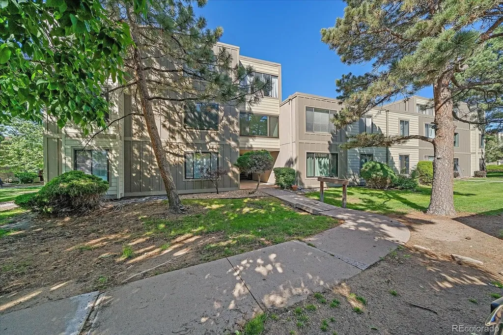 2525 S Dayton Way Denver CO 80231