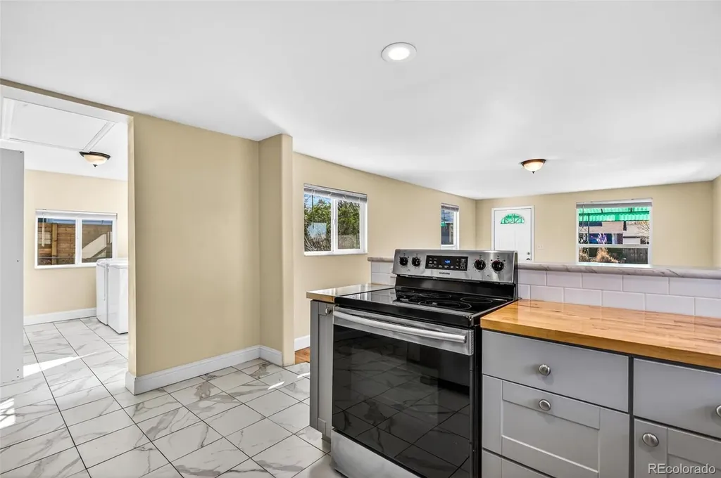 3262 S Logan Street Englewood CO 80113