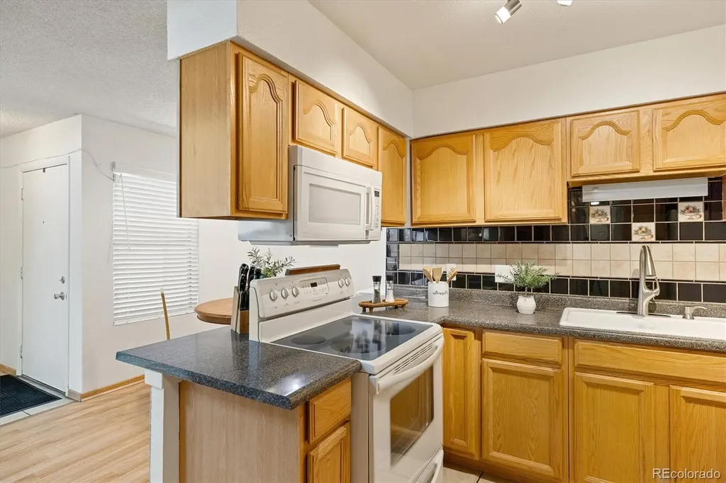 1820 Newland Court Lakewood CO 80214