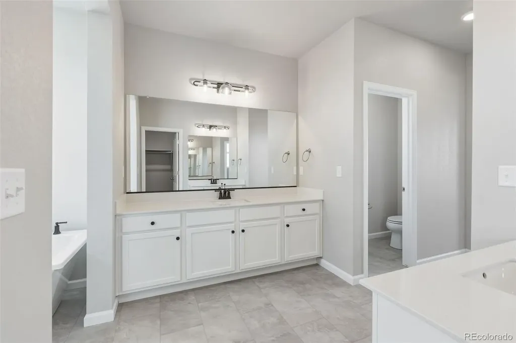 24317 E River Front Drive Aurora CO 80019