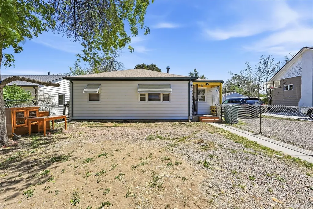 1356 Iola Street Aurora CO 80010