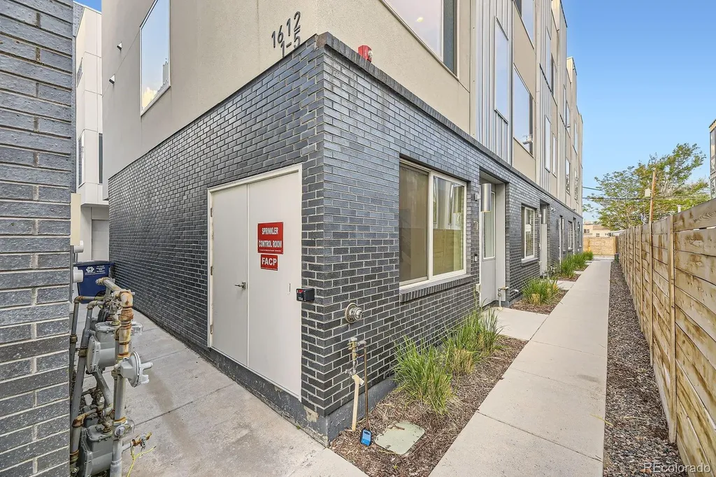 1612 Irving Street Denver CO 80204