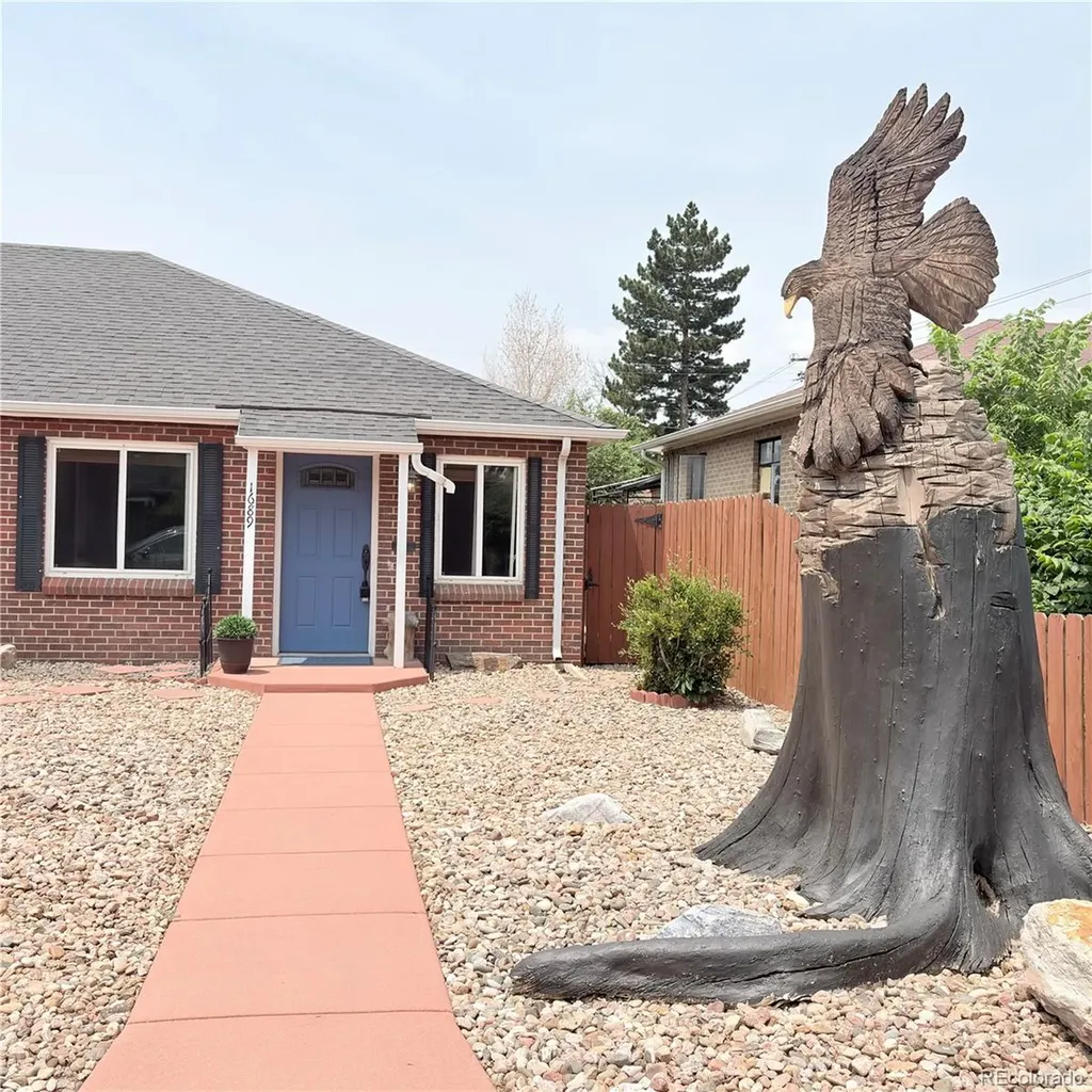 1687 Moline Street Aurora CO 80010