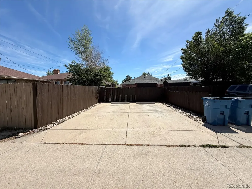 1687 Moline Street Aurora CO 80010