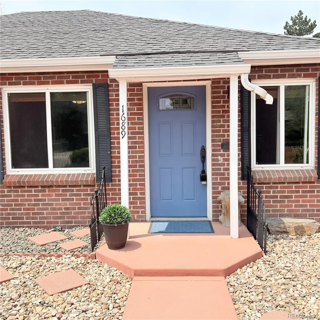 1687 Moline Street Aurora CO 80010