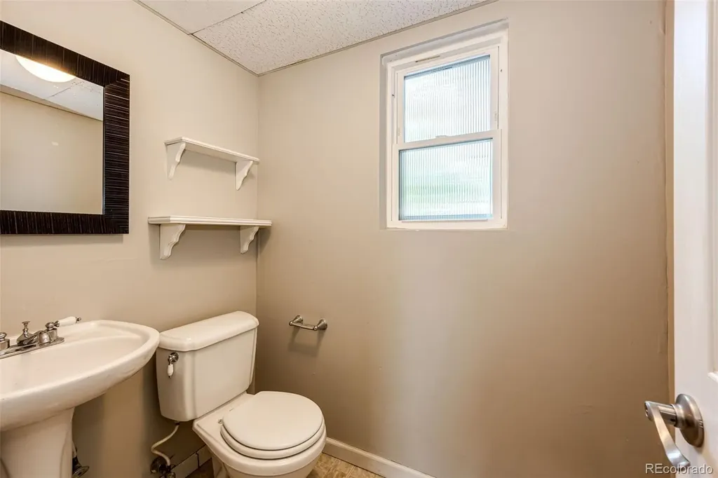 4674 S Estes Street Littleton CO 80123