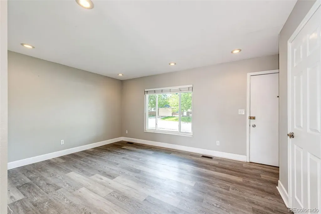 4674 S Estes Street Littleton CO 80123