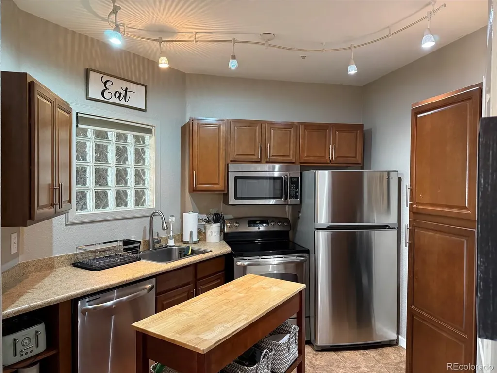 1691 W Canal Circle Littleton CO 80120