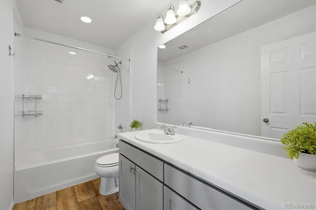 4777 Jasper Street Denver CO 80239