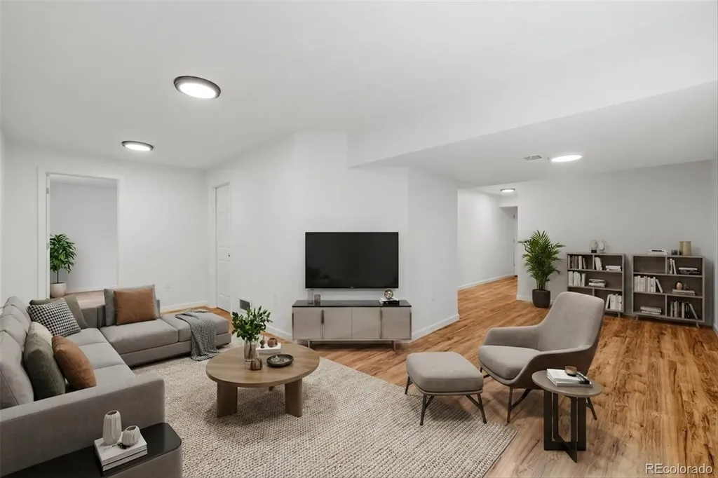 4777 Jasper Street Denver CO 80239