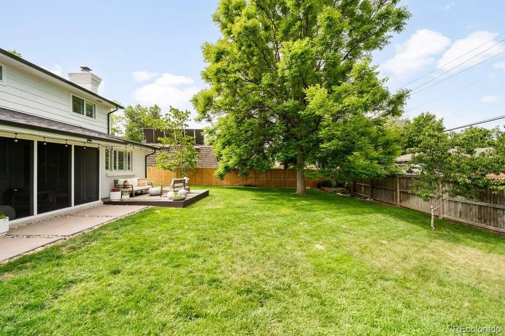 215 Oakland Street Aurora CO 80010