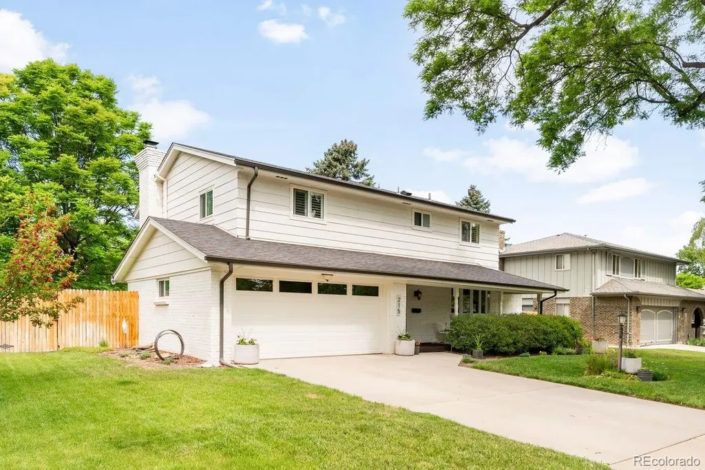 215 Oakland Street Aurora CO 80010