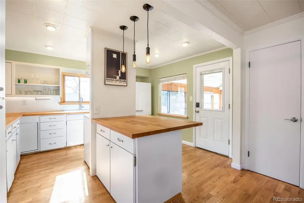 1260 S Shoshone Street Denver CO 80223