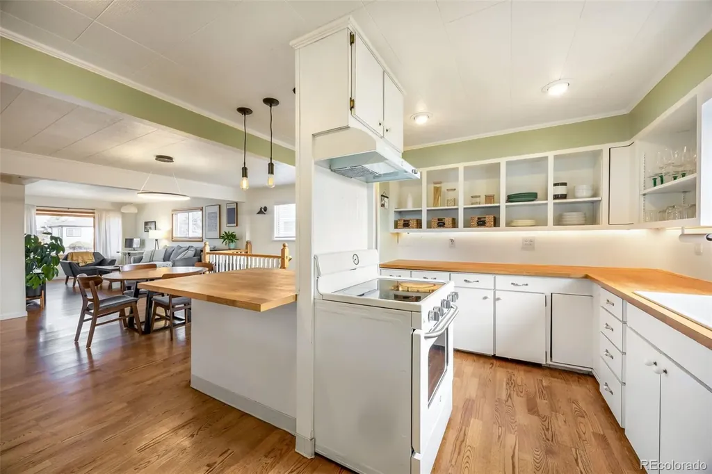 1260 S Shoshone Street Denver CO 80223