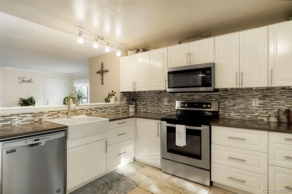 2741 S Salida Way S Aurora CO 80013