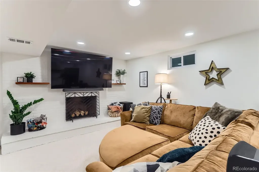 6427 W 82nd Drive Arvada CO 80003