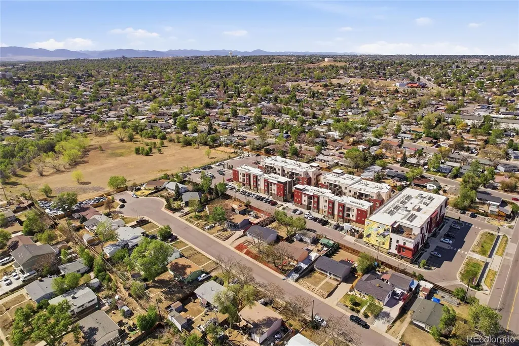 81 Bowie Court Denver CO 80221