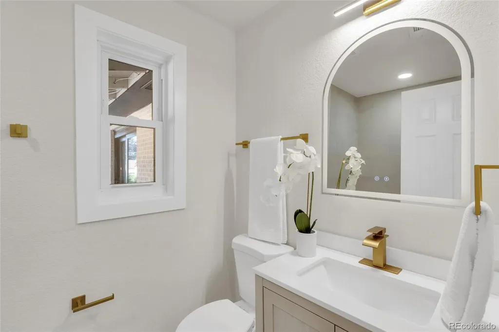1170 S Gray Street Denver CO 80232