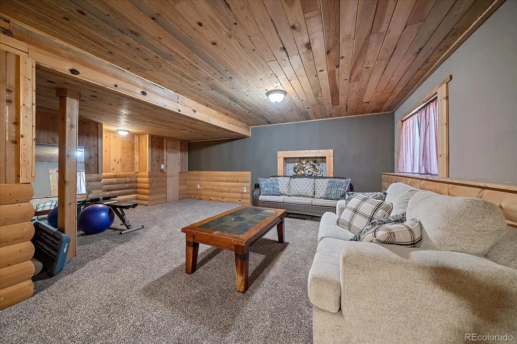 10518 Bellaire Street Denver CO 80233