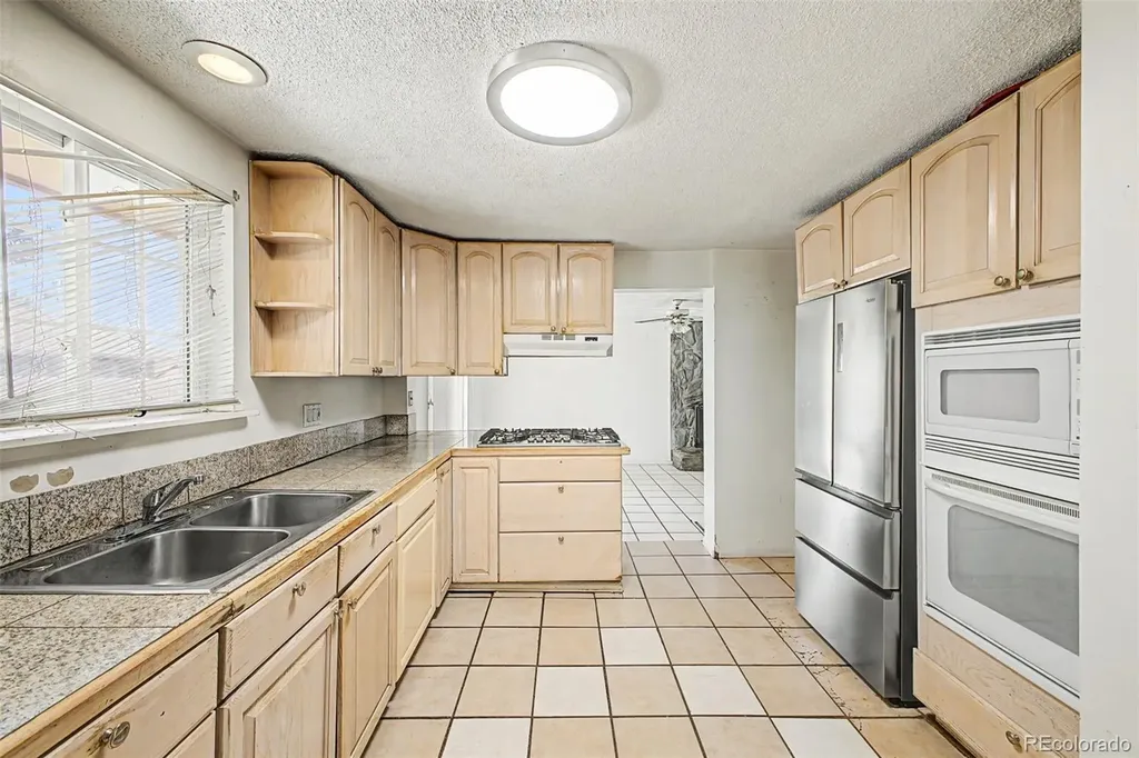 6171 E 64th Place Commerce City CO 80022