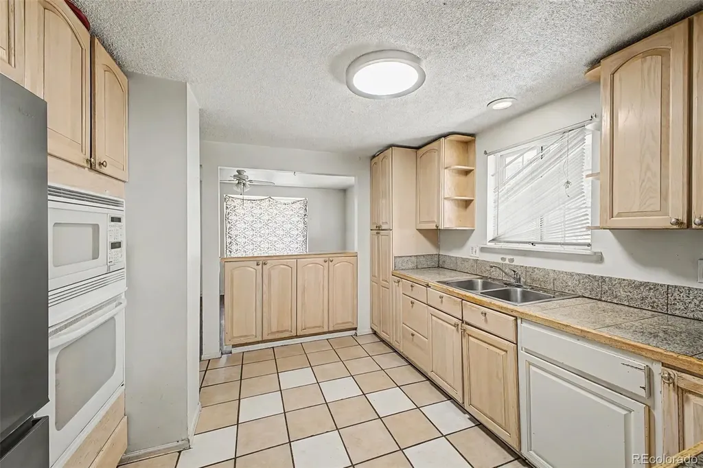 6171 E 64th Place Commerce City CO 80022