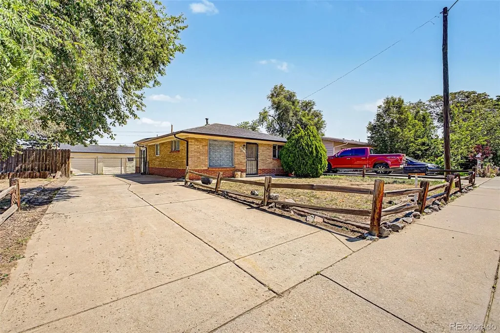 6171 E 64th Place Commerce City CO 80022