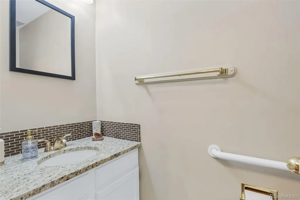 4977 S Eagle Circle Aurora CO 80015