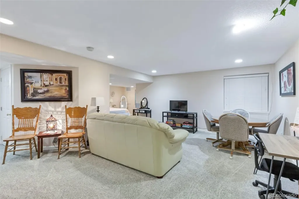 4977 S Eagle Circle Aurora CO 80015