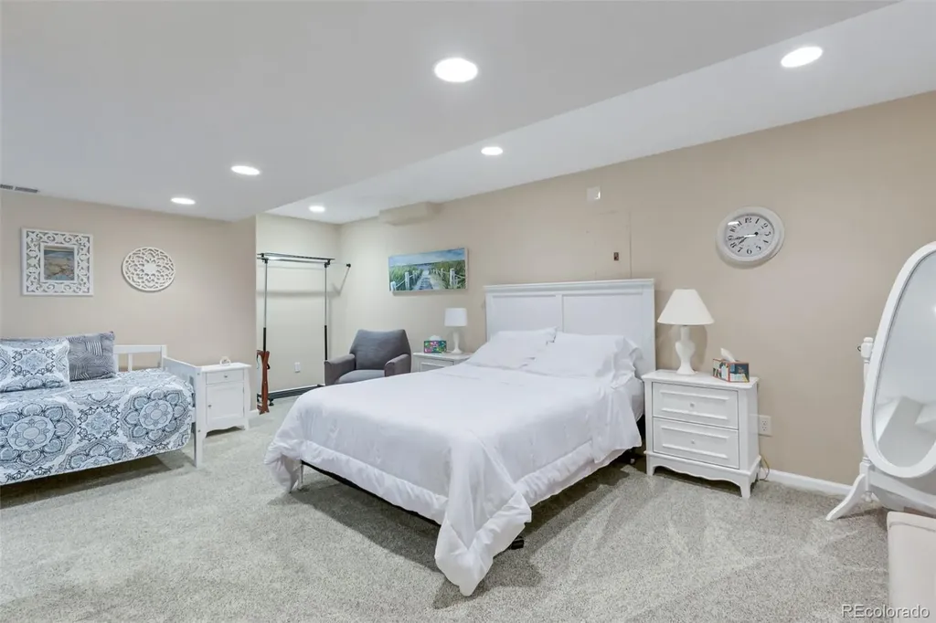 4977 S Eagle Circle Aurora CO 80015