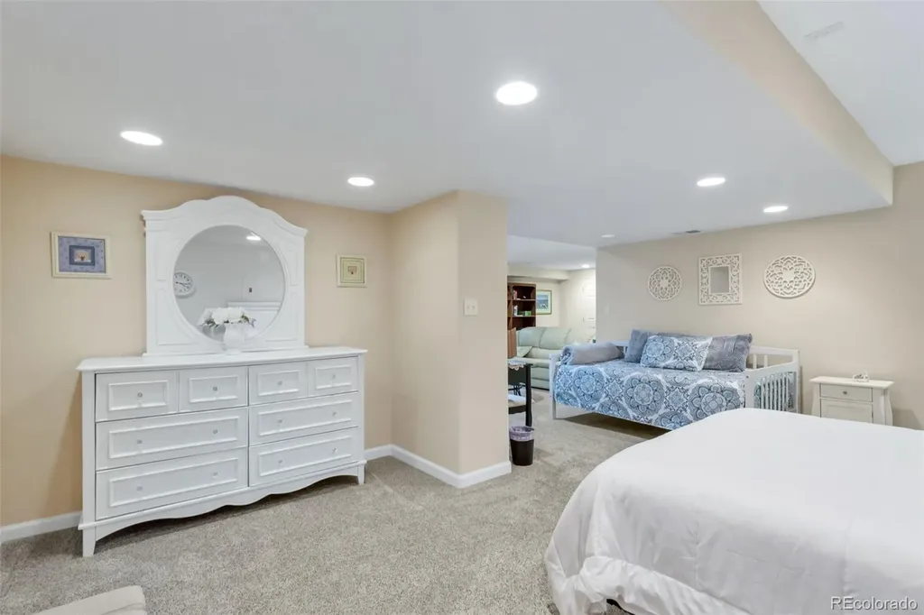 4977 S Eagle Circle Aurora CO 80015