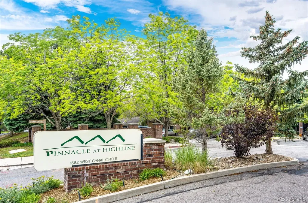 1631 W Canal Circle Littleton CO 80120