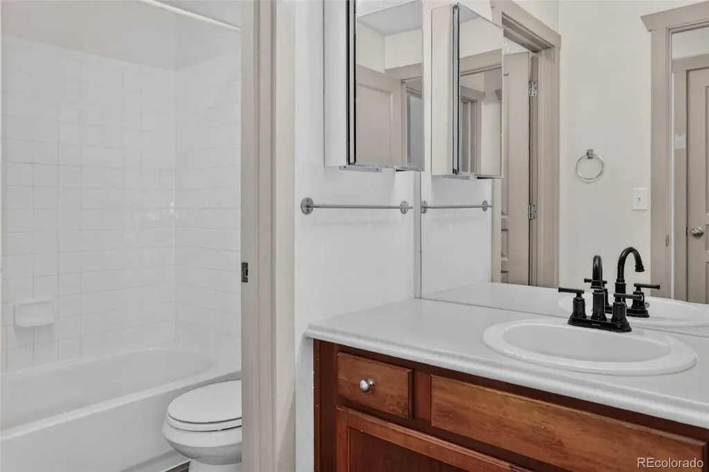 2861 Iola Street Denver CO 80238