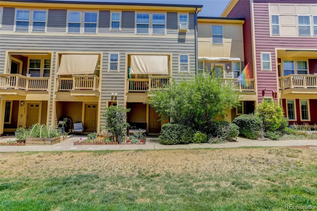 2861 Iola Street Denver CO 80238