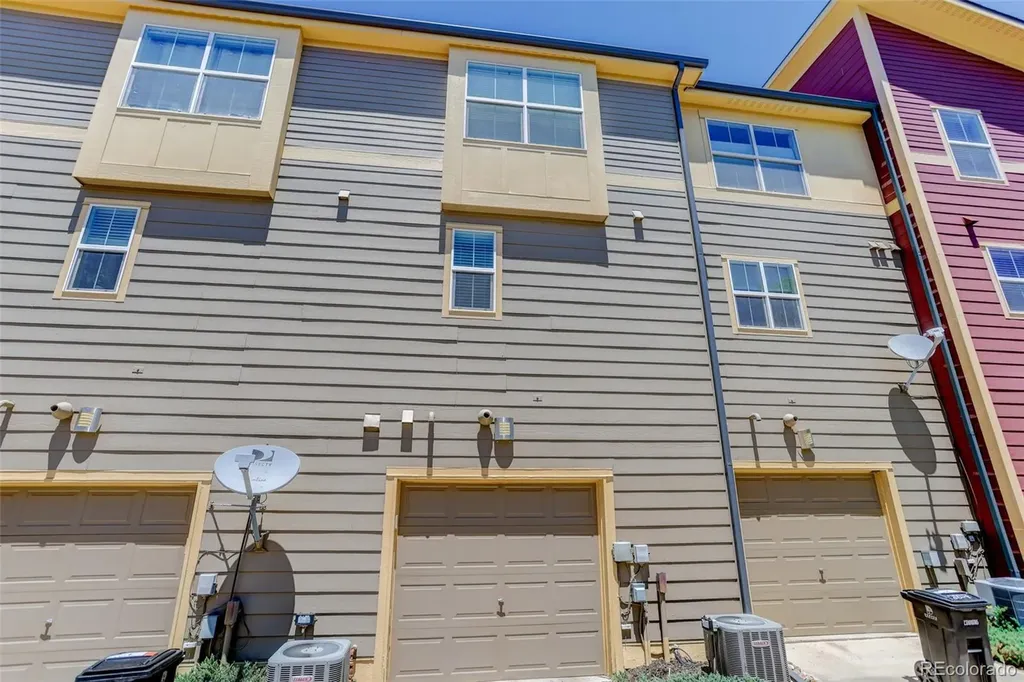 2861 Iola Street Denver CO 80238