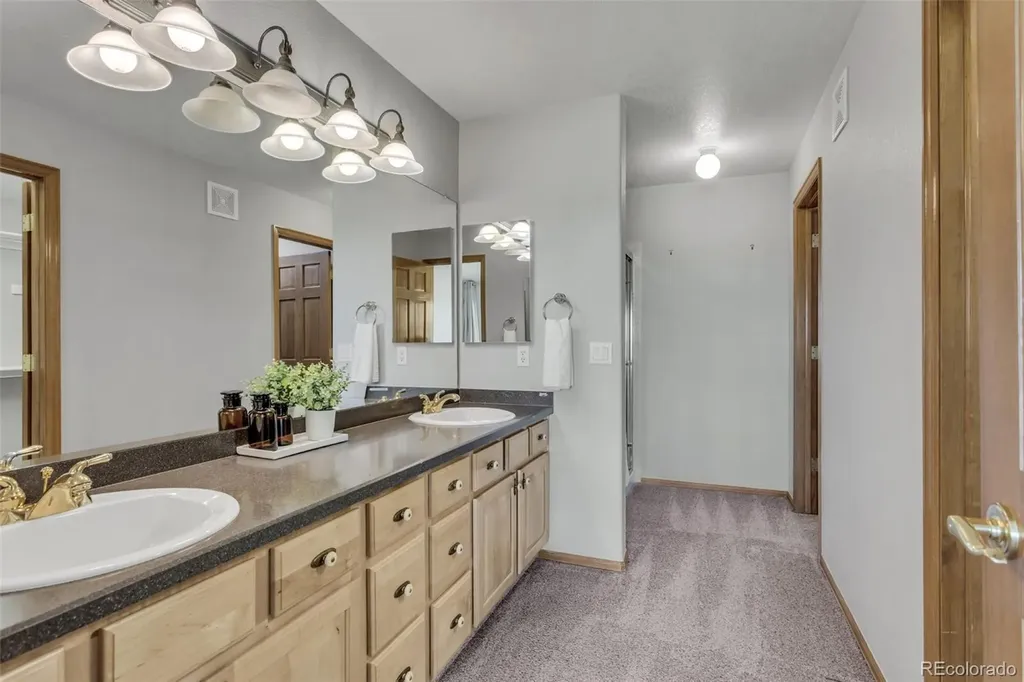 7968 S Algonquian Court Aurora CO 80016