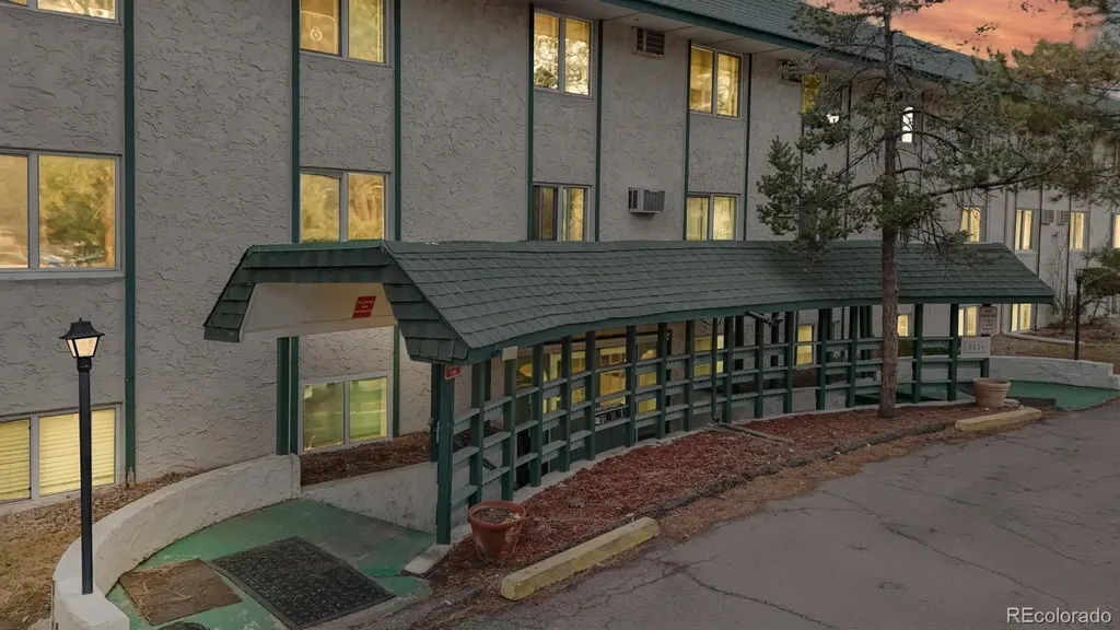 8826 E Florida Denver CO 80247