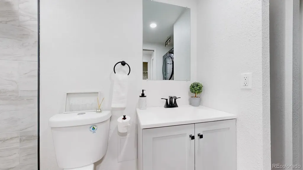 8826 E Florida Denver CO 80247