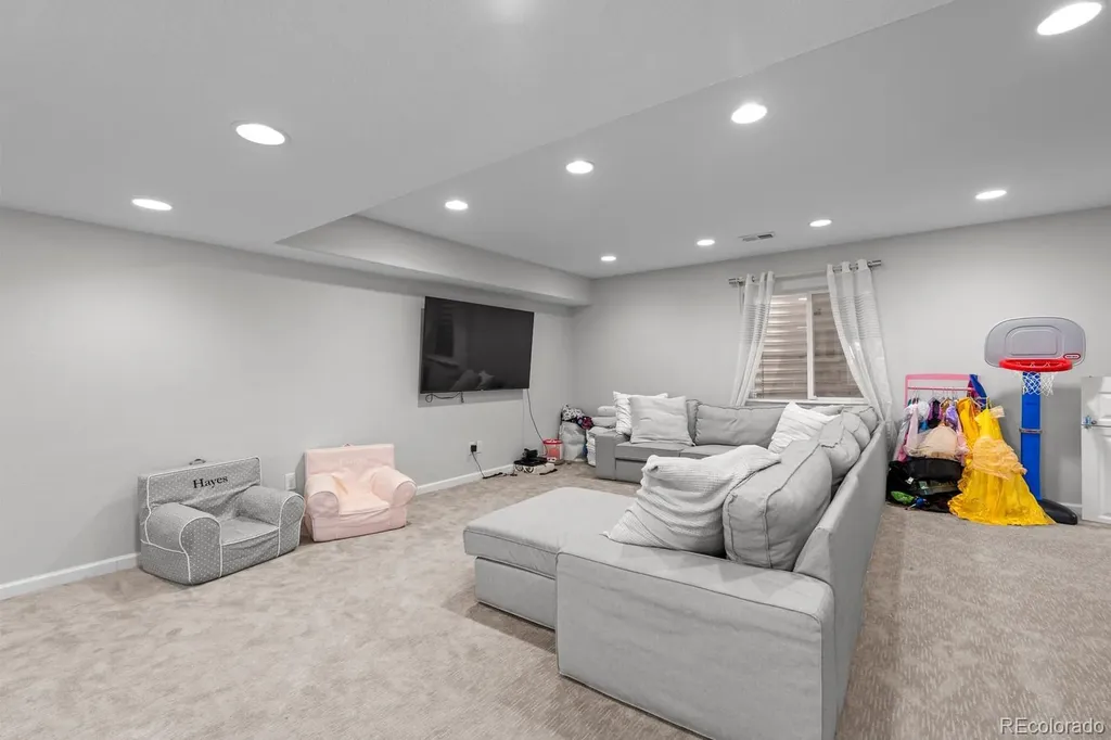 1017 S Krameria Street Denver CO 80224