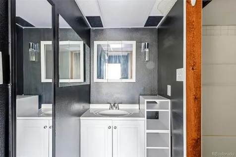 2231 S Vaughn Way Aurora CO 80014