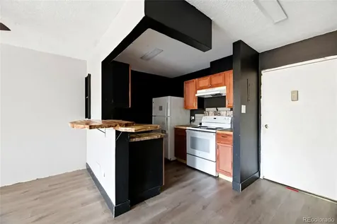 2231 S Vaughn Way Aurora CO 80014
