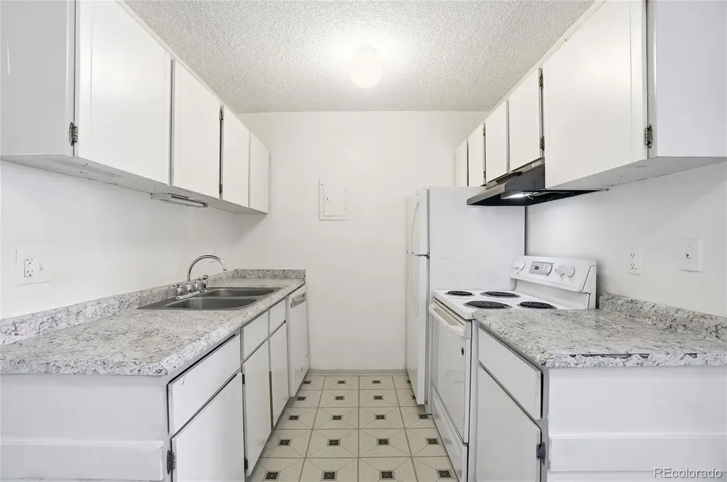 10211 Ura Lane Denver CO 80260
