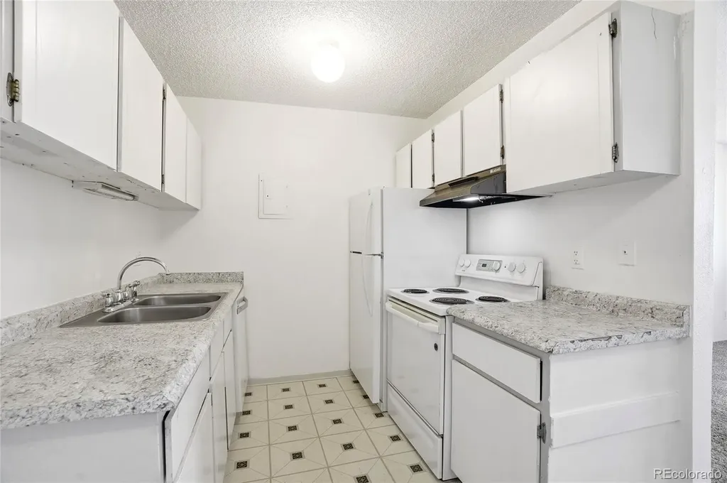 10211 Ura Lane Denver CO 80260