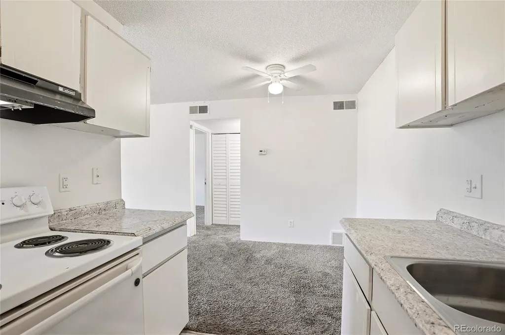 10211 Ura Lane Denver CO 80260