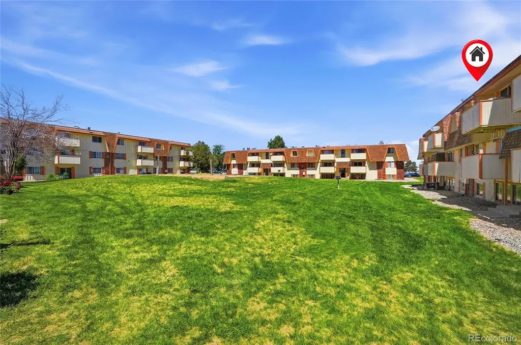 10211 Ura Lane Denver CO 80260