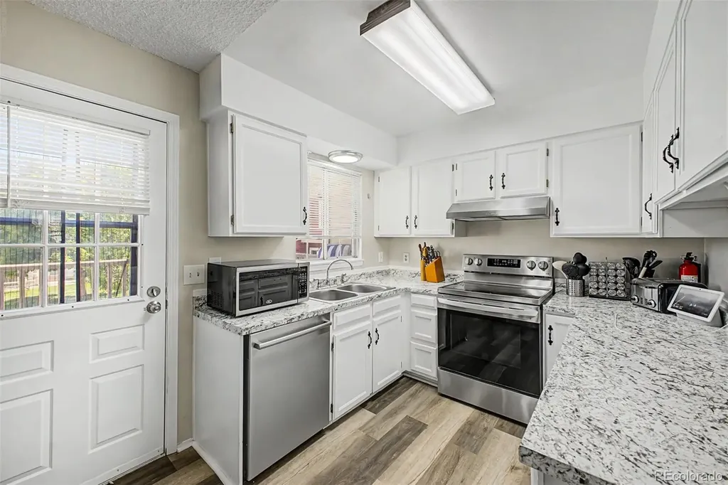 6708 S Holland Way Littleton CO 80128