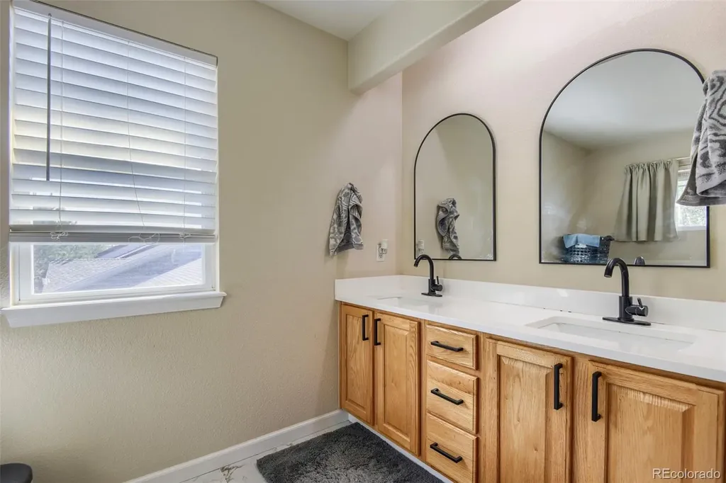 24364 E Fremont Drive Aurora CO 80016